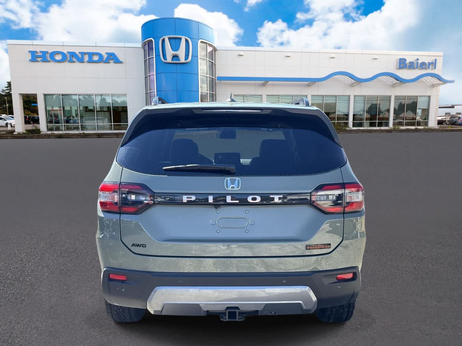 Used 2026 Honda Pilot TrailSport image 4