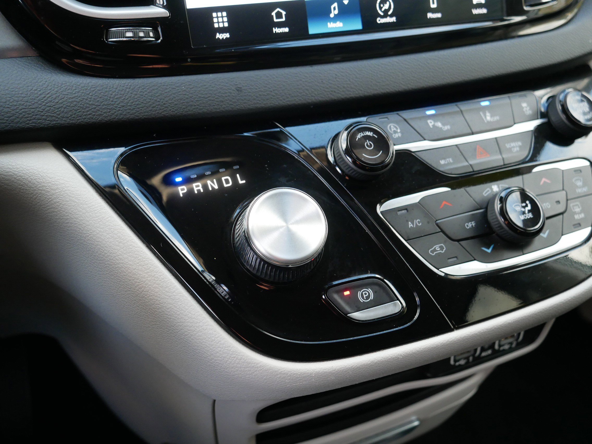 Used 2023 Chrysler Pacifica Touring-L FWD image 24