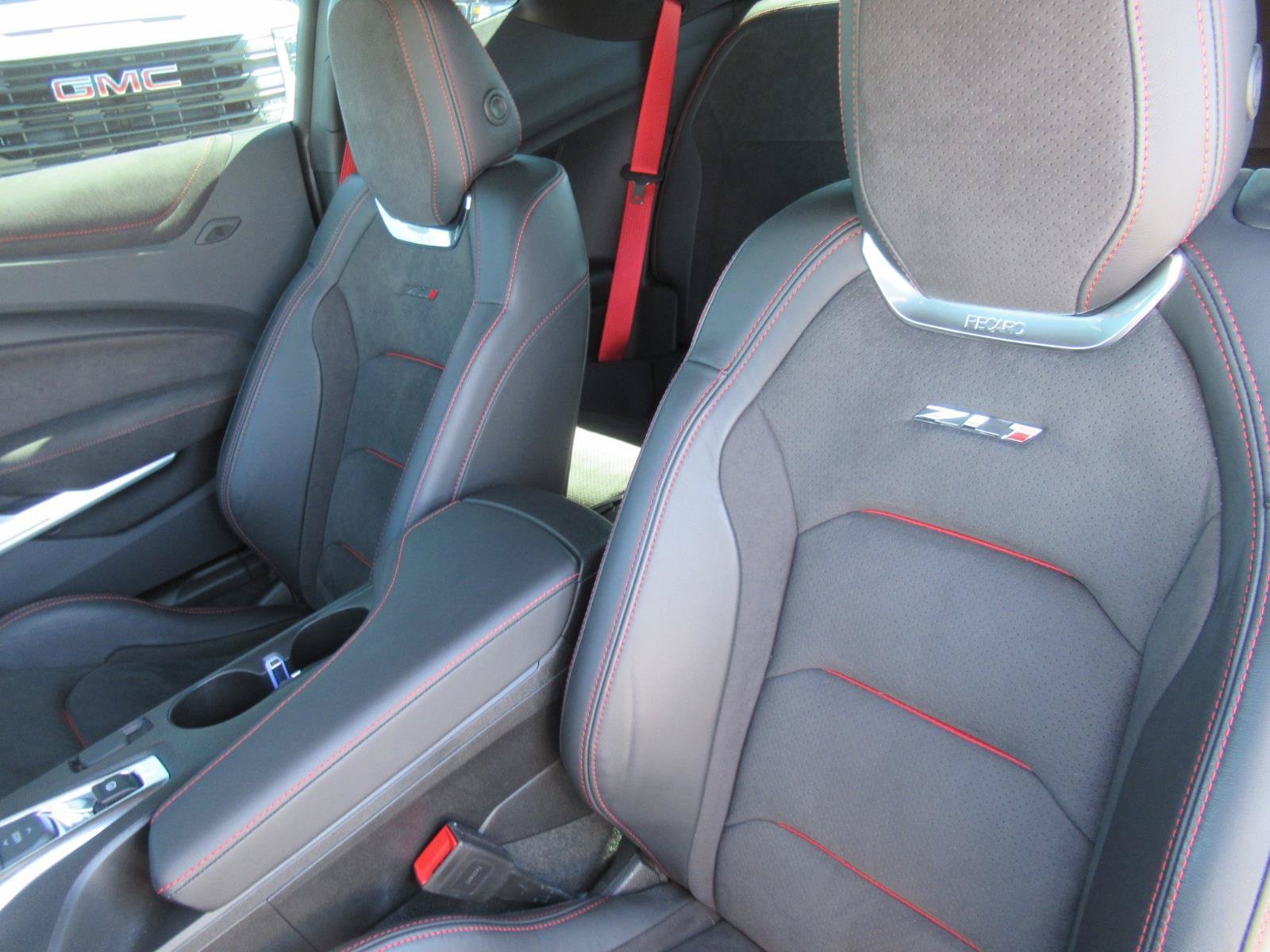 Used 2022 Chevrolet Camaro ZL1 RWD image 18