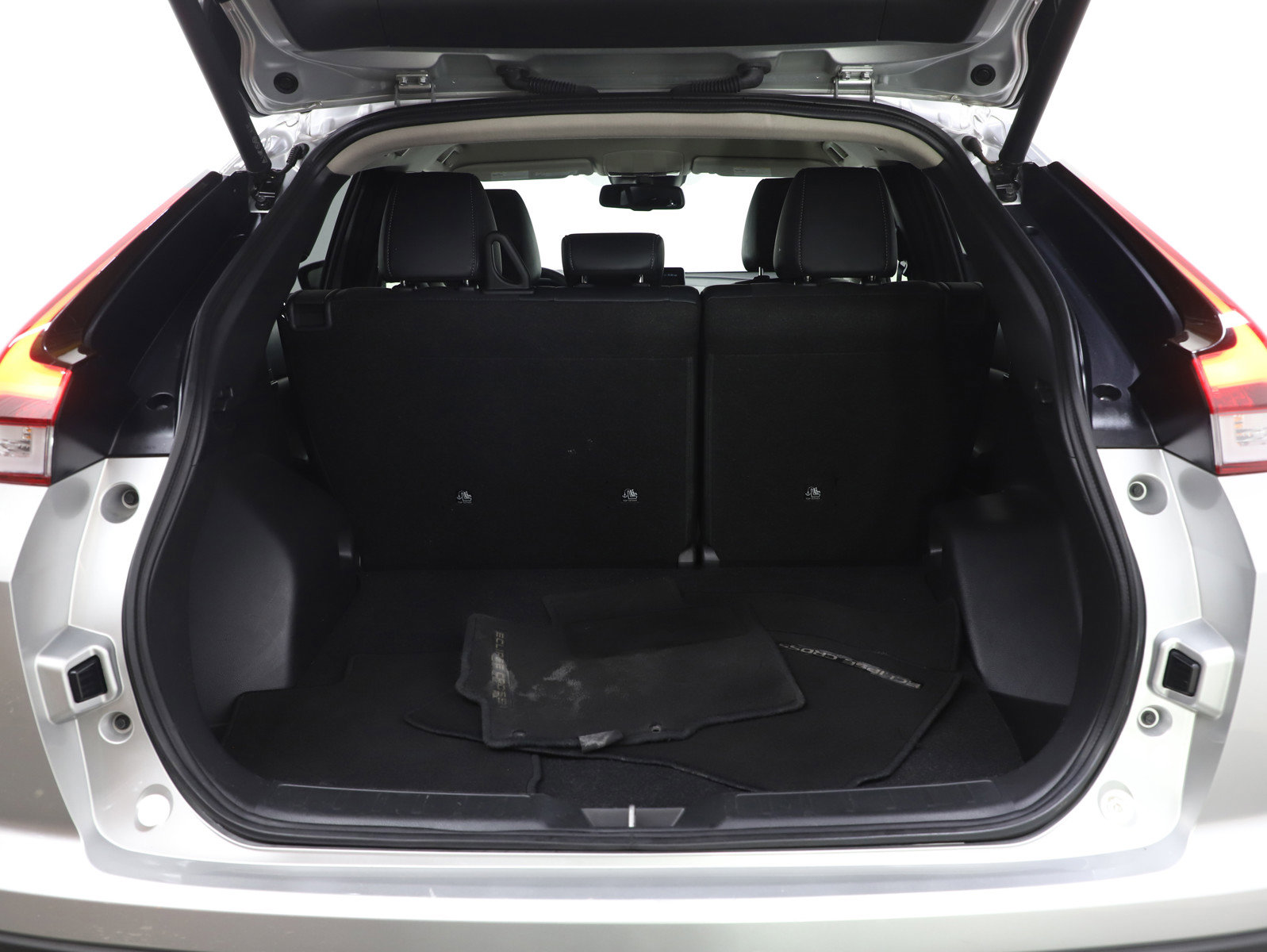 Used 2025 Mitsubishi Eclipse Cross SE image 9