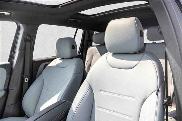 New 2026 Mercedes-Benz GLB 250 4MATIC image 12