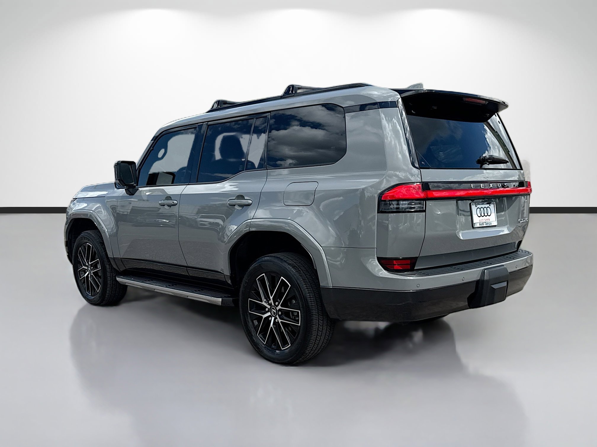 Used 2024 Lexus GX 550 w/ Accessory Package (Z1) image 5