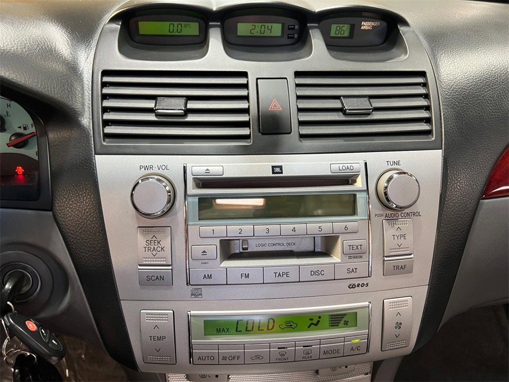 Used 2004 Toyota Solara SLE image 26