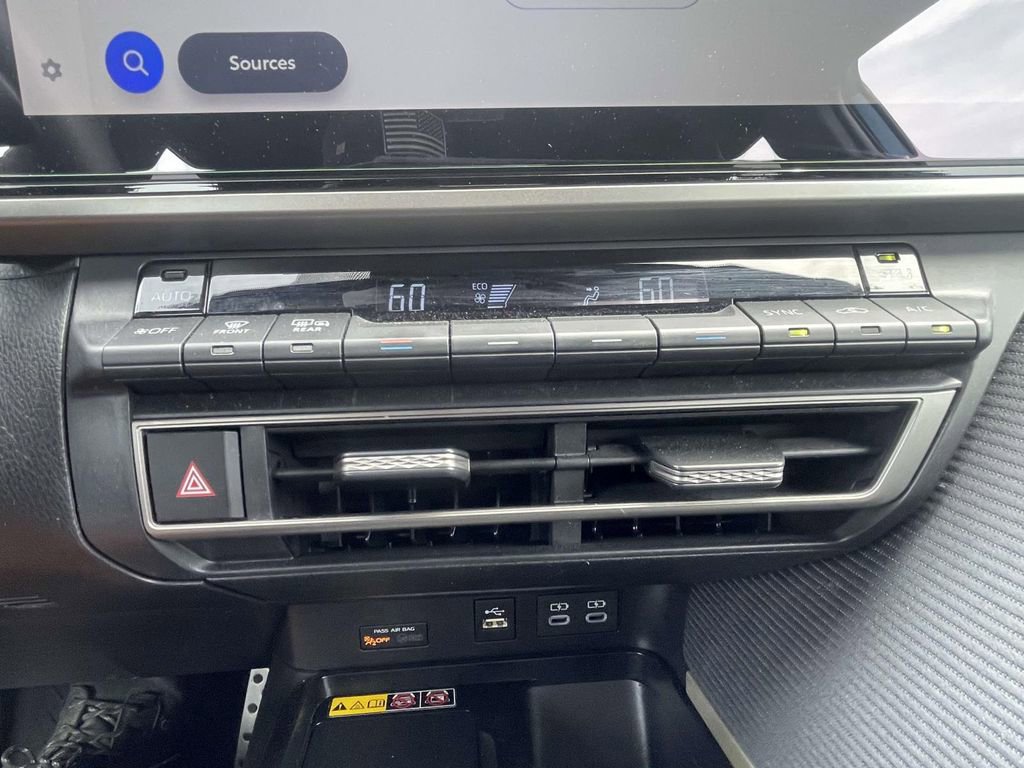 Used 2025 Toyota Camry SE w/ Multimedia Upgrade Package FWD image 63