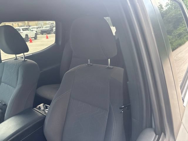 Used 2018 Toyota Tacoma TRD Off-Road w/ Technology Package AWD/4WD image 13