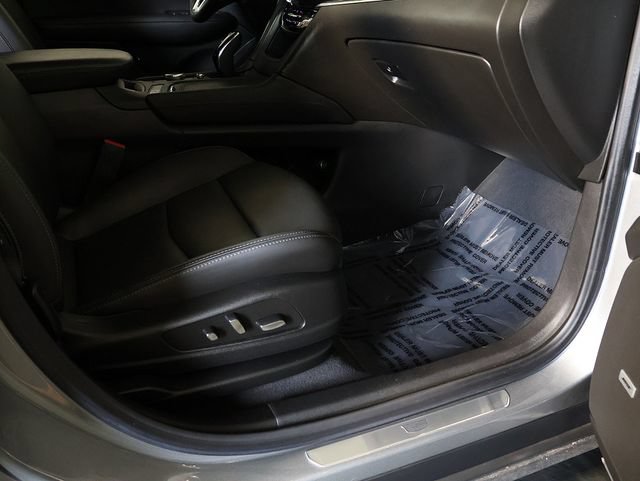 Used 2023 Cadillac XT6 Premium Luxury w/ LPO, Floor Liner Package AWD/4WD image 38