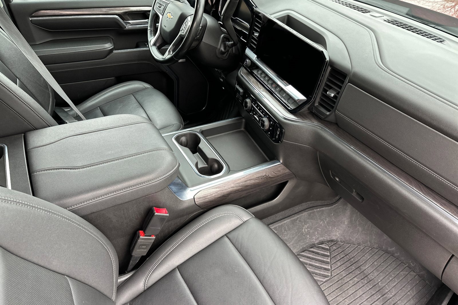 Used 2024 Chevrolet Silverado 2500 LTZ w/ LTZ Premium Package image 18