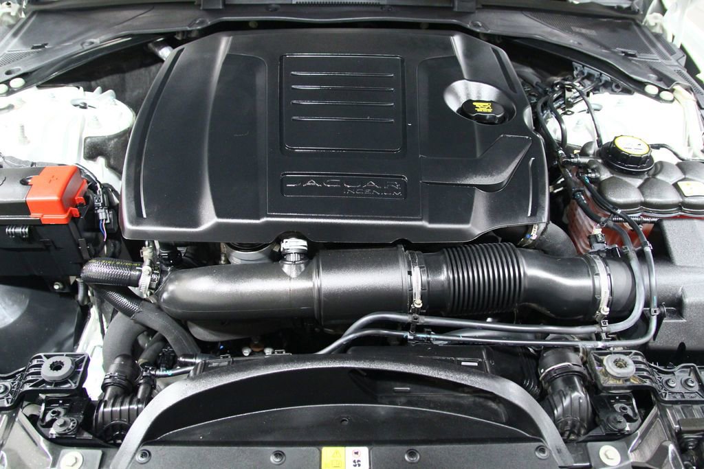 Used 2019 Jaguar XE Prestige image 30