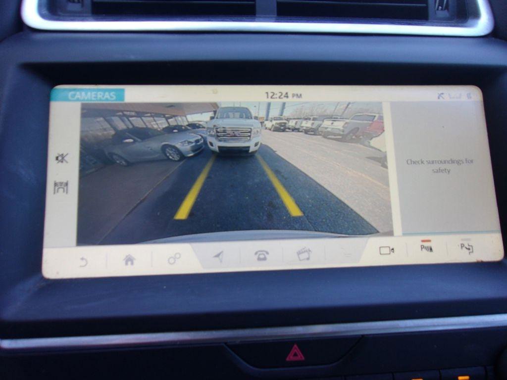 Used 2018 Jaguar E-PACE S image 11