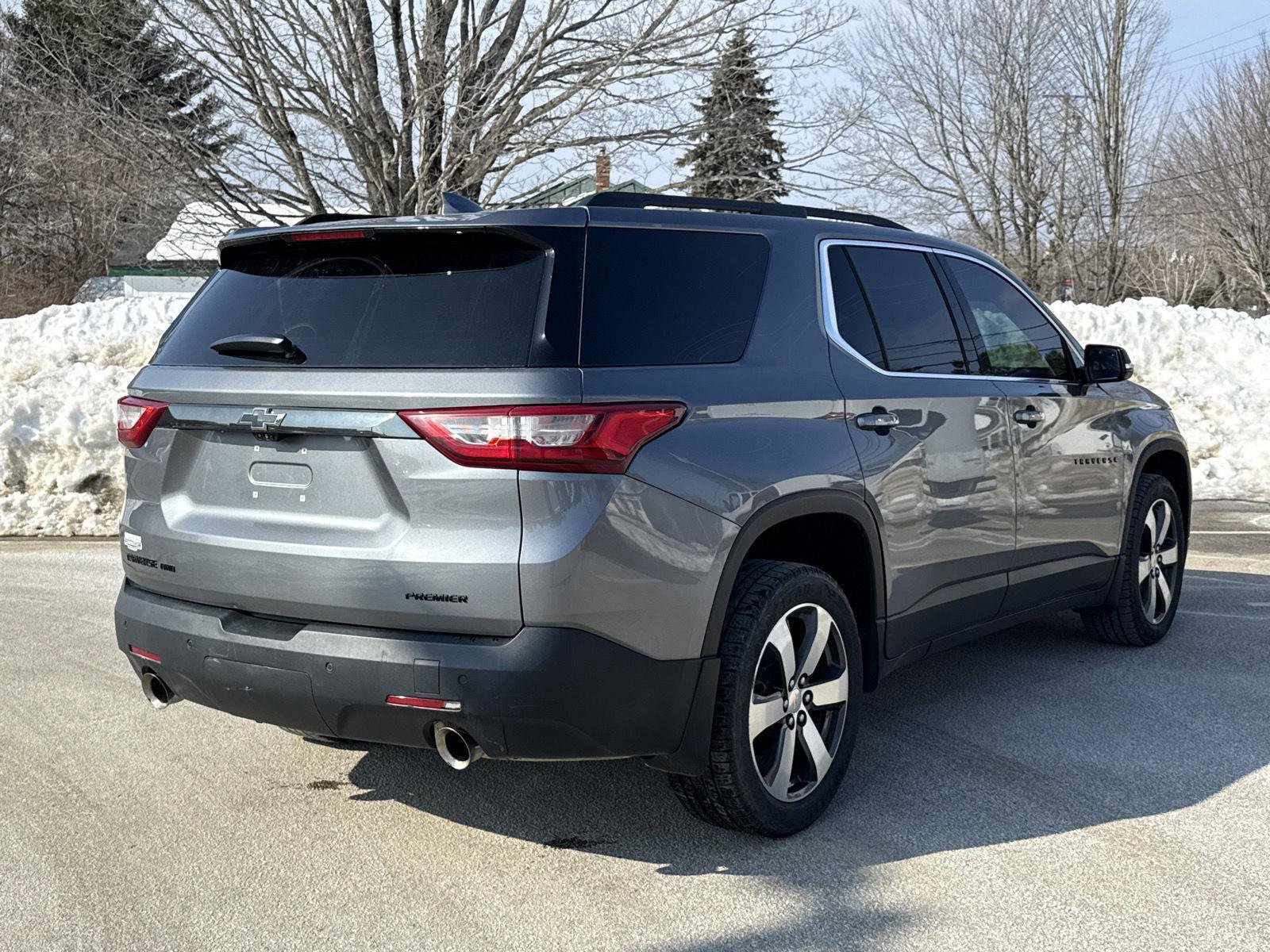 Used 2019 Chevrolet Traverse LT w/ LT Premium Package image 9