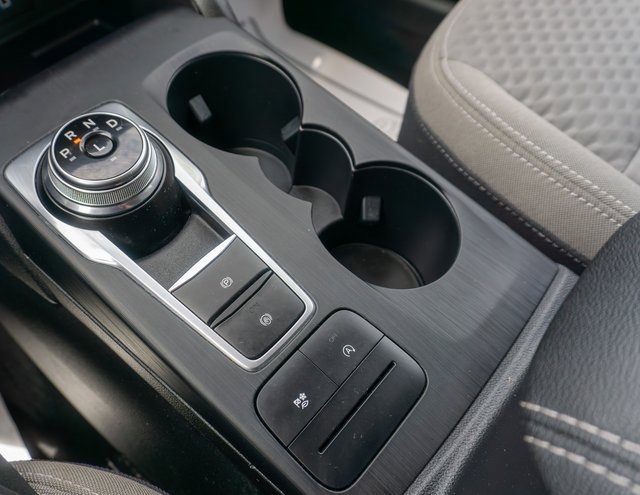 Used 2020 Ford Escape SE image 30