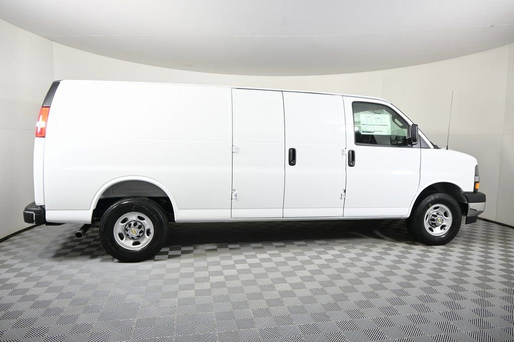 New 2026 Chevrolet Express 3500 Extended w/ Driver Convenience Package image 7