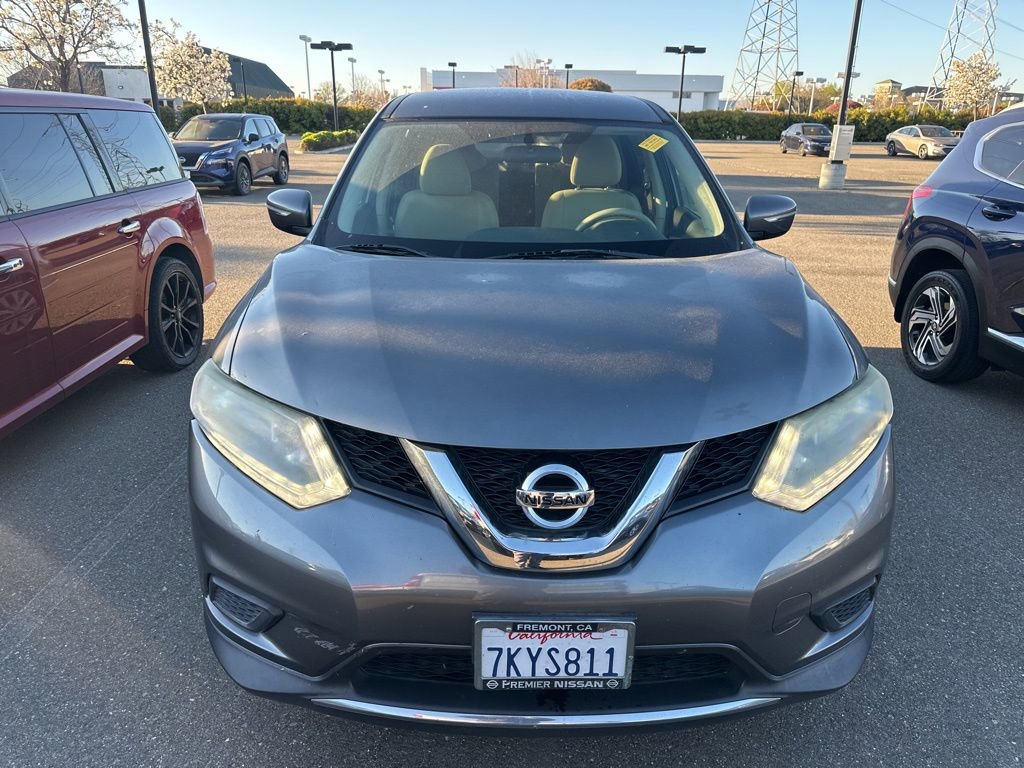 Used 2015 Nissan Rogue S w/ S Family Package image 2