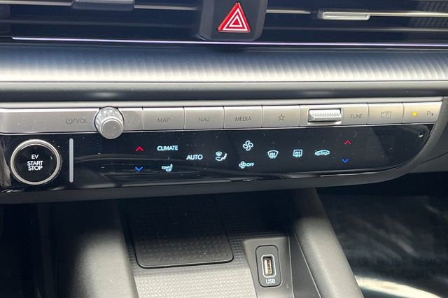 Used 2024 Hyundai Ioniq 6 Limited RWD image 26