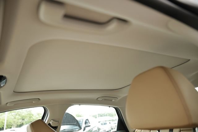 New 2025 Hyundai Sonata Limited image 8