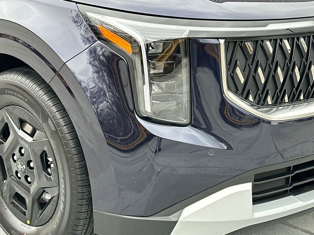 New 2026 Kia Carnival LX FWD image 10