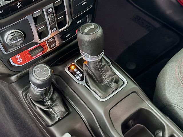 Used 2025 Jeep Wrangler Unlimited Rubicon AWD/4WD image 19