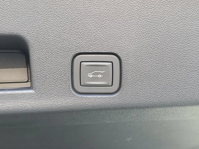 Used 2025 GMC Acadia Elevation FWD image 12