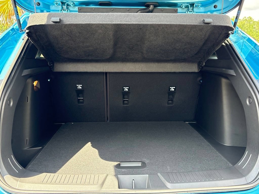 New 2026 Chevrolet Trax RS w/ Sunroof Package FWD image 8