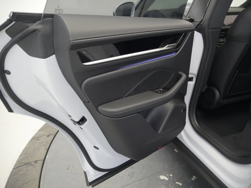 New 2026 Porsche Macan 4 Electric AWD/4WD image 20