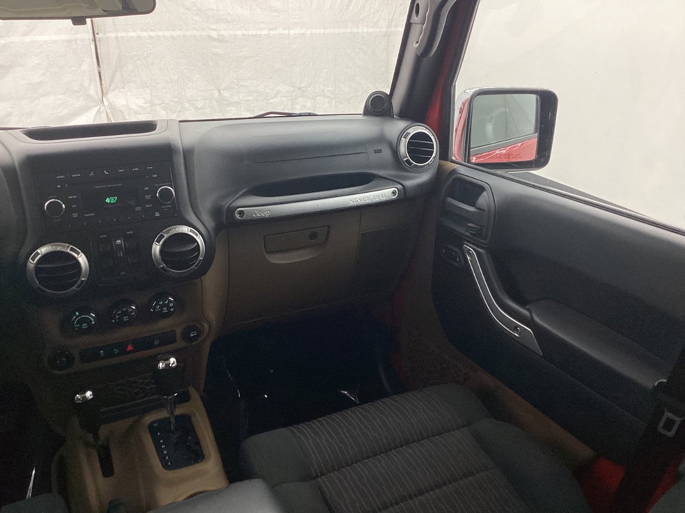 Used 2011 Jeep Wrangler Unlimited Sahara image 27