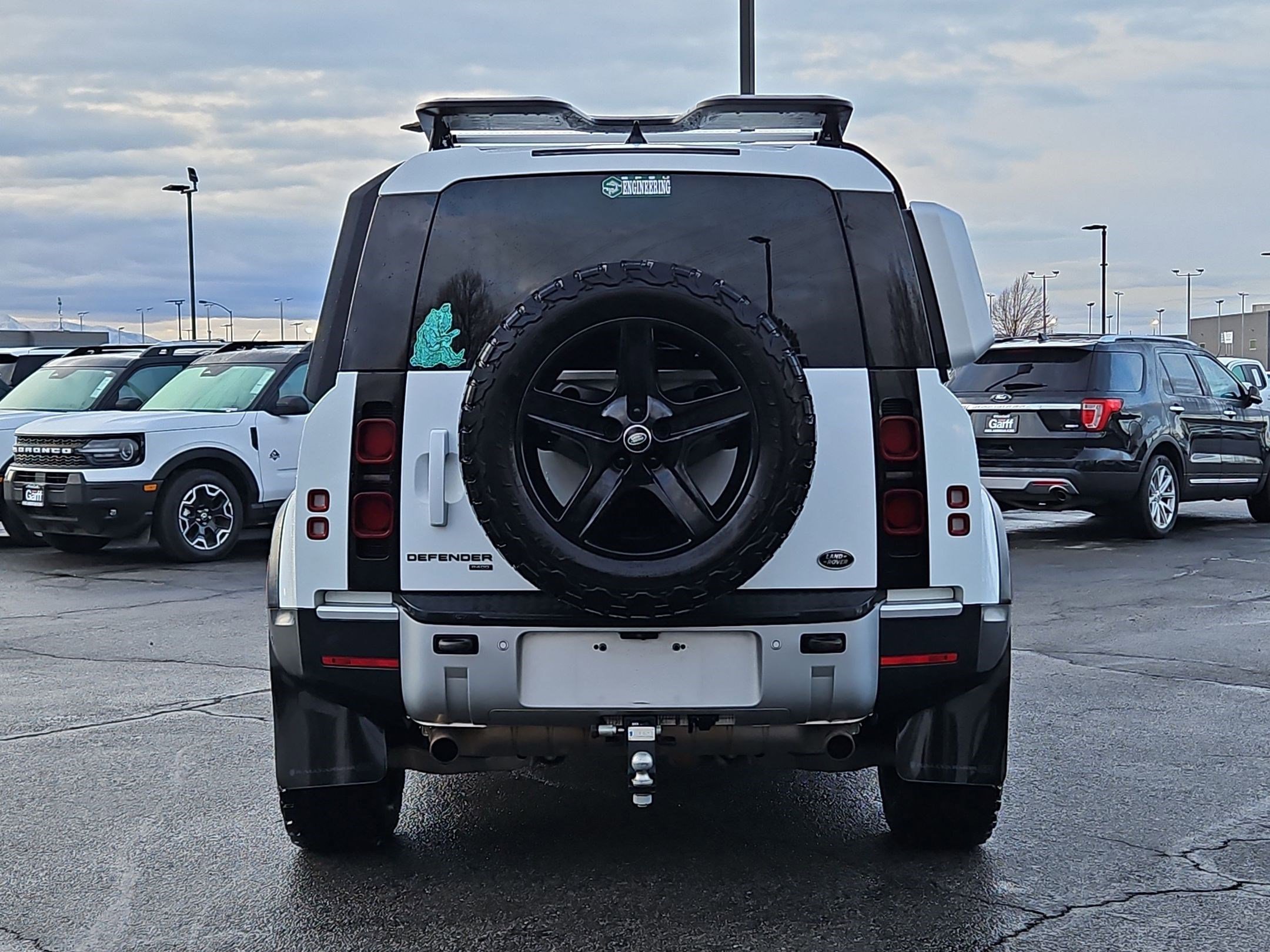 Used 2023 Land Rover Defender 110 SE image 7