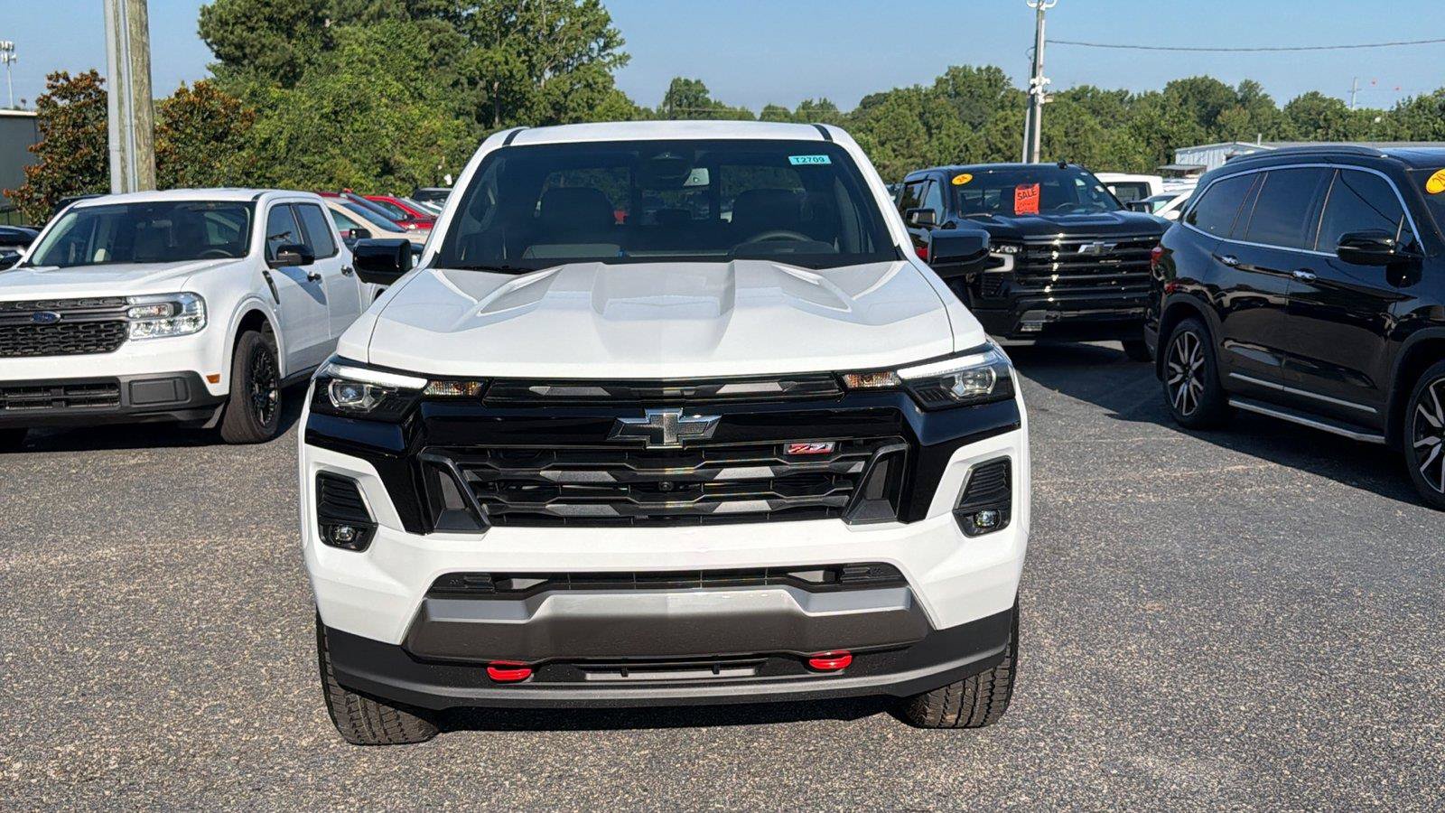 New 2026 Chevrolet Colorado Z71 w/ Technology Package AWD/4WD video 2