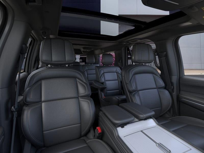 New 2026 Lincoln Navigator L Reserve AWD/4WD image 10