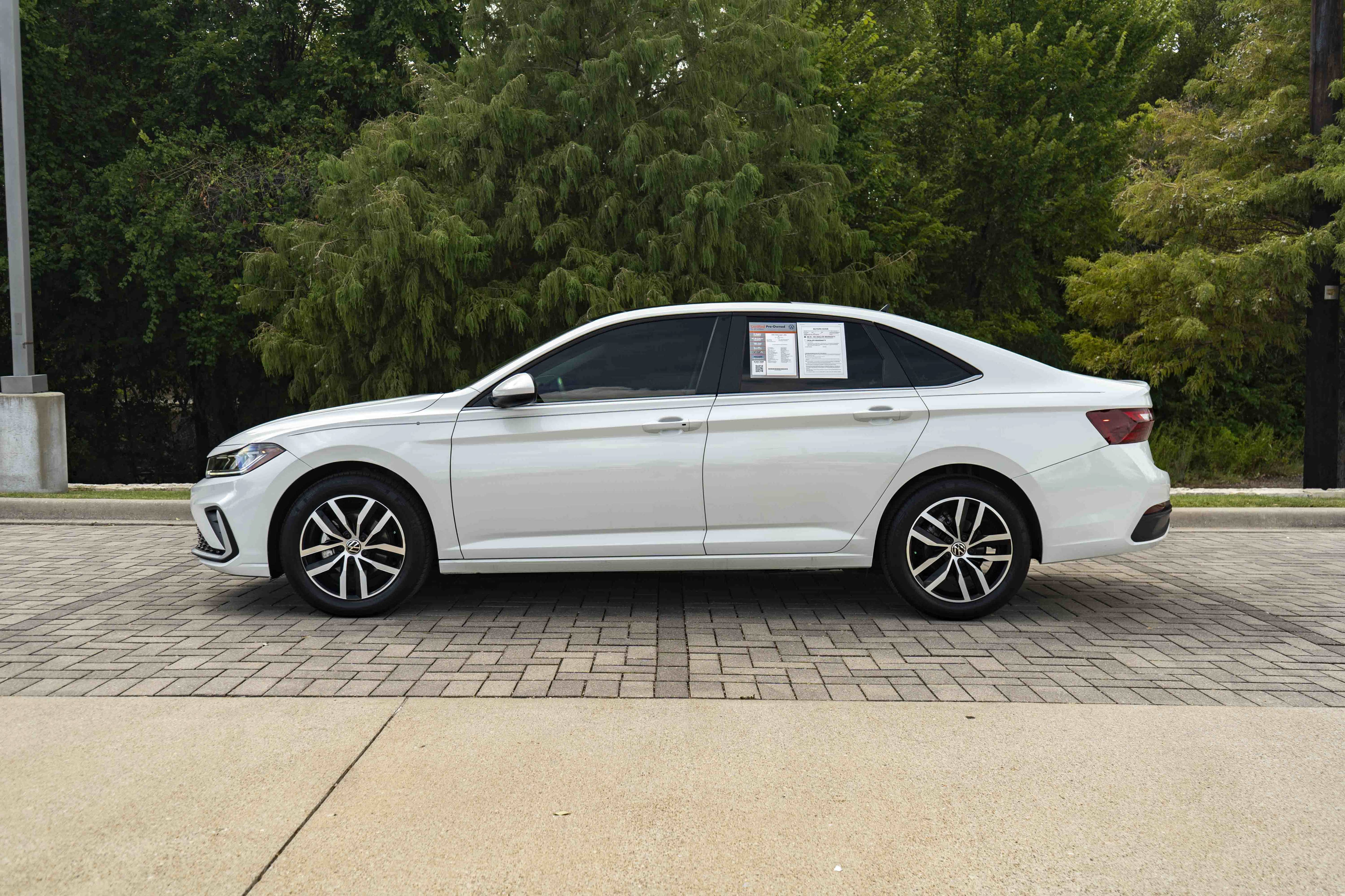 Certified 2026 Volkswagen Jetta SE FWD image 5