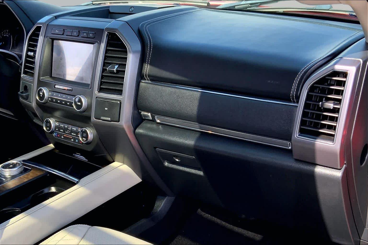 Used 2021 Ford Expedition Platinum RWD image 17