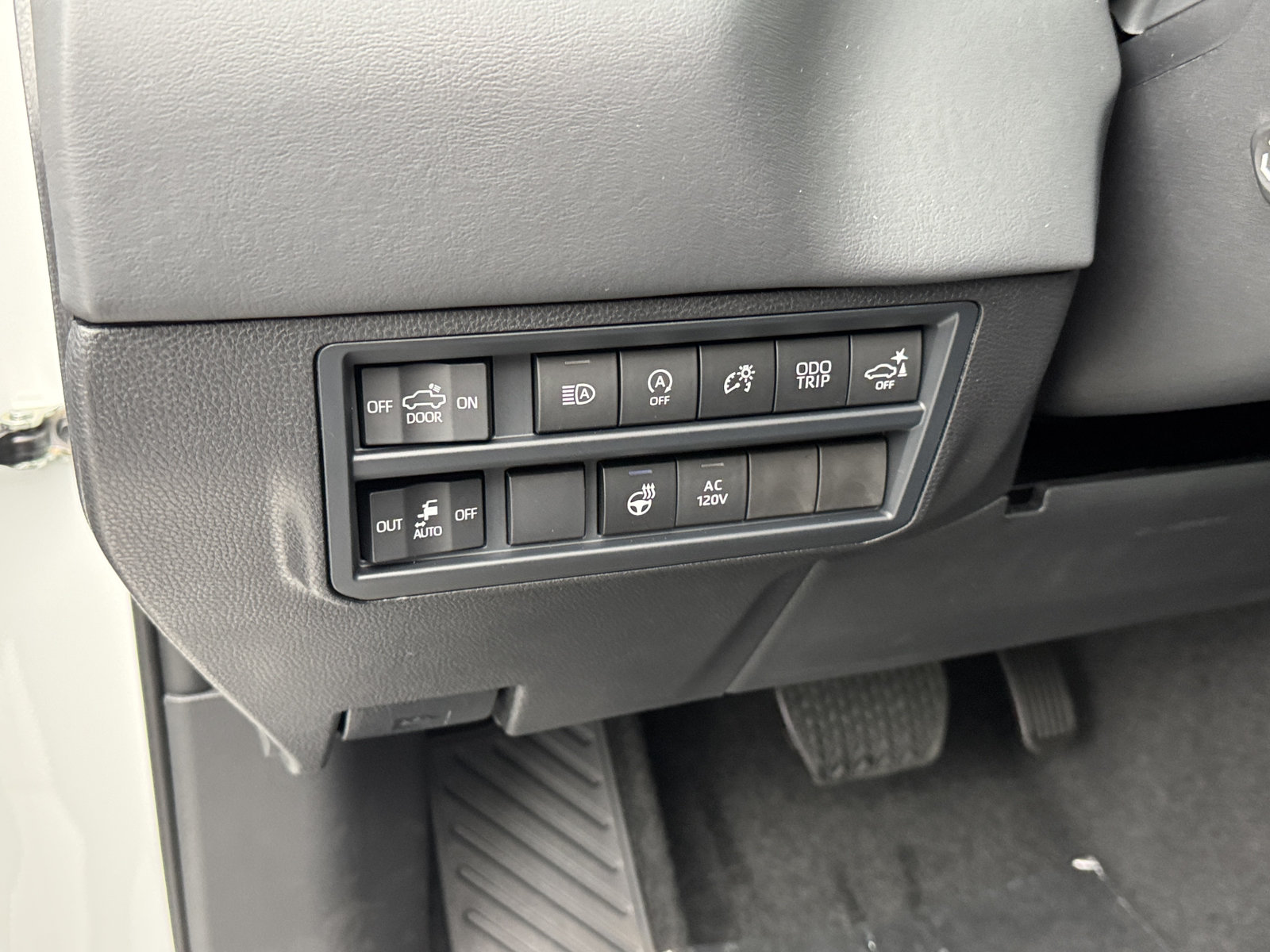 New 2026 Toyota Tundra Platinum AWD/4WD image 17