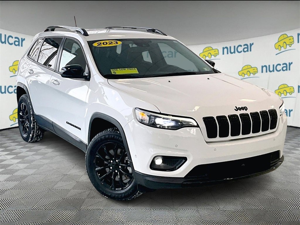 Used 2023 Jeep Cherokee Altitude Lux image 1
