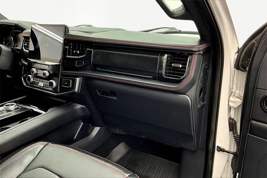 Used 2022 Ford Expedition Max Limited image 17