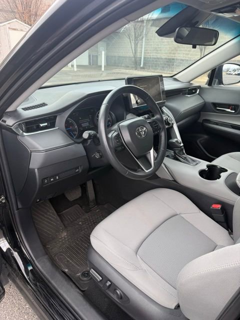 Used 2023 Toyota Venza LE image 13