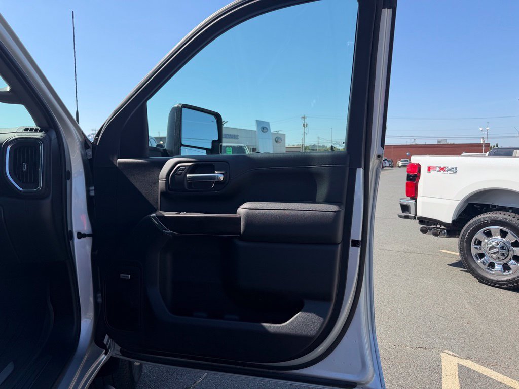 Used 2023 GMC Sierra 2500 SLT w/ SLT Preferred Package AWD/4WD image 31