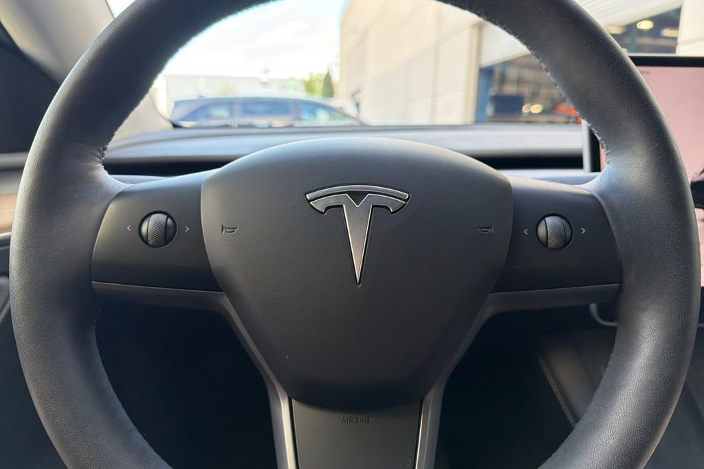 Used 2024 Tesla Model Y Long Range image 22
