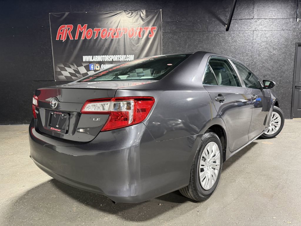 Used 2014 Toyota Camry LE FWD image 5