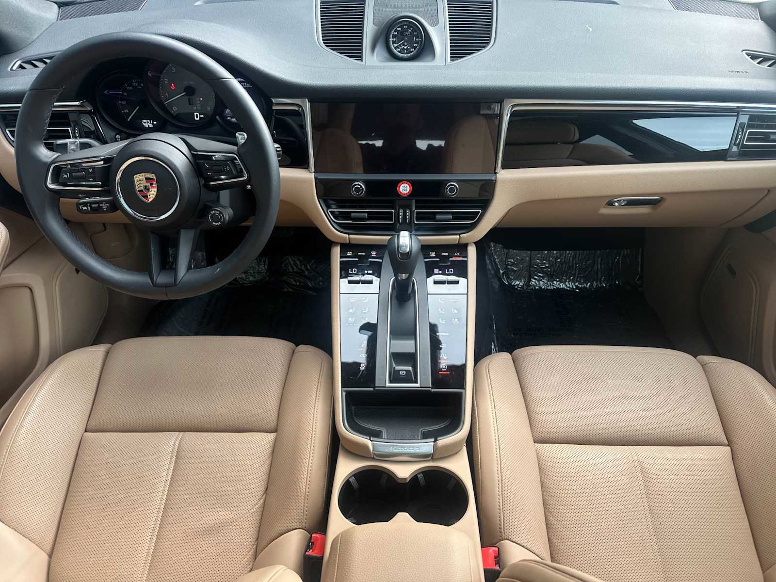 Certified 2025 Porsche Macan S image 6