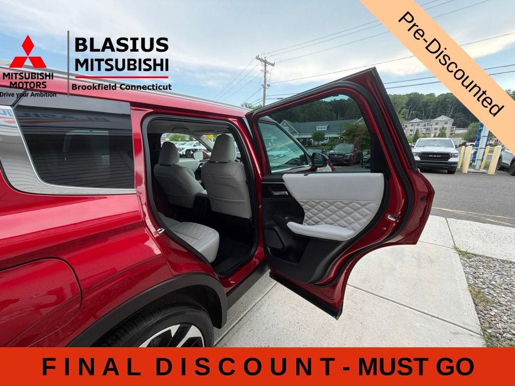 Used 2023 Mitsubishi Outlander SEL AWD/4WD image 54