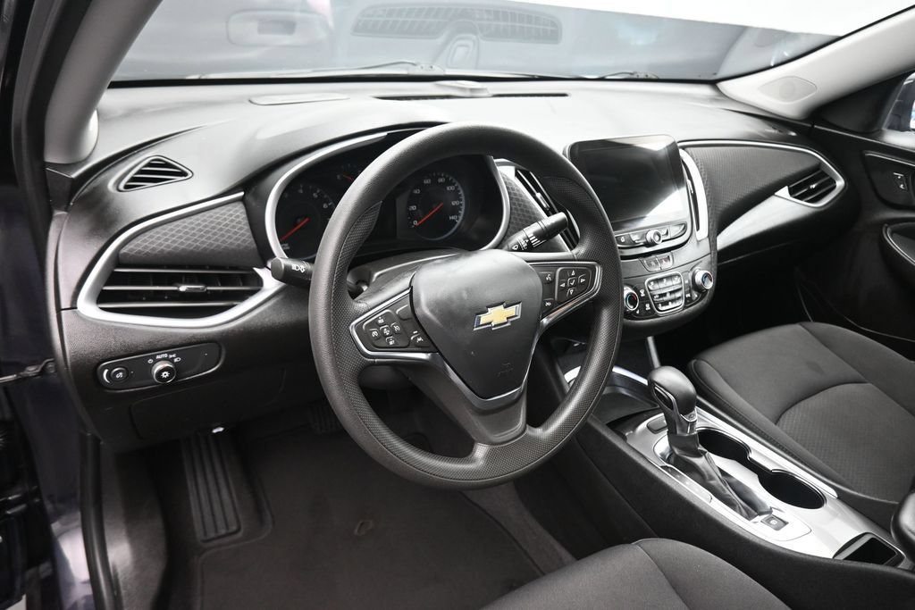 Used 2023 Chevrolet Malibu LT FWD image 13