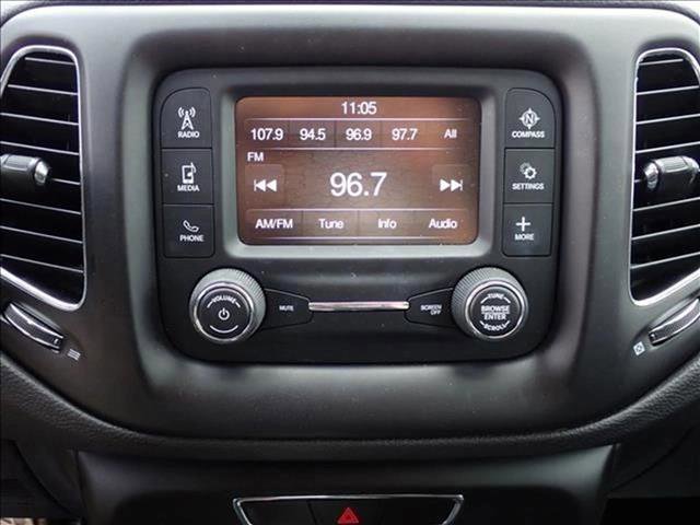 Used 2018 Jeep Compass Latitude w/ Cold Weather Group AWD/4WD image 18