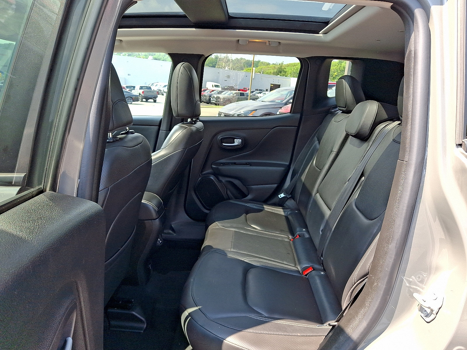 Certified 2020 Jeep Renegade Limited AWD/4WD image 10