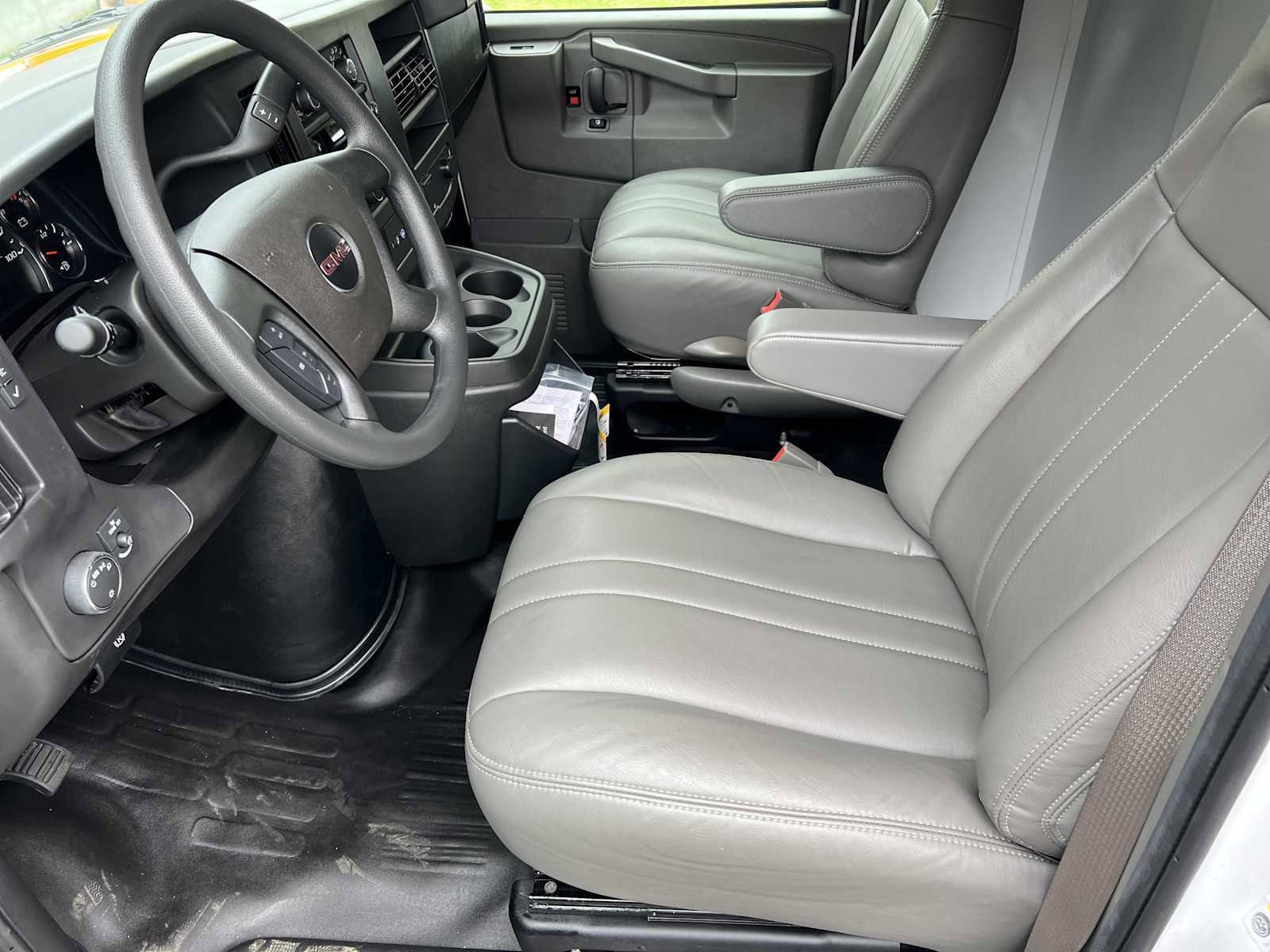 New 2025 GMC Savana 3500 w/ Power Convenience Package RWD image 13