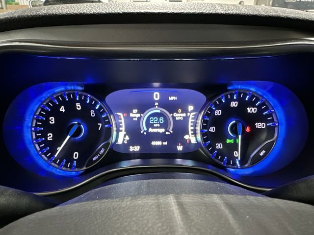 Used 2025 Chrysler Pacifica Limited image 14