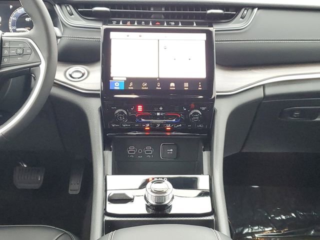 New 2025 Jeep Grand Cherokee L Limited w/ Black Appearance Package image 14
