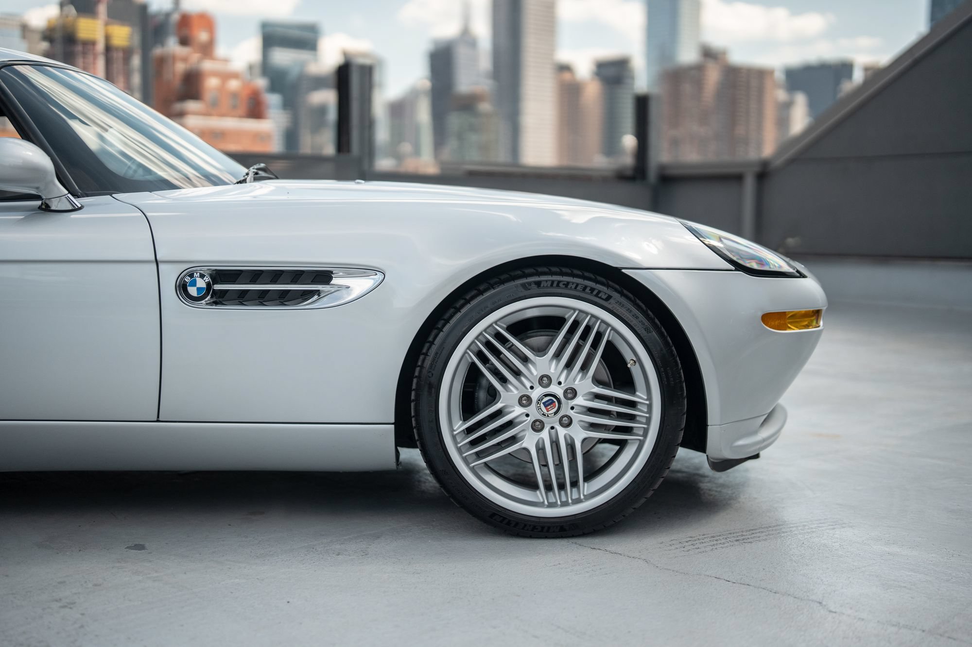 Used 2003 BMW Z8 RWD image 28