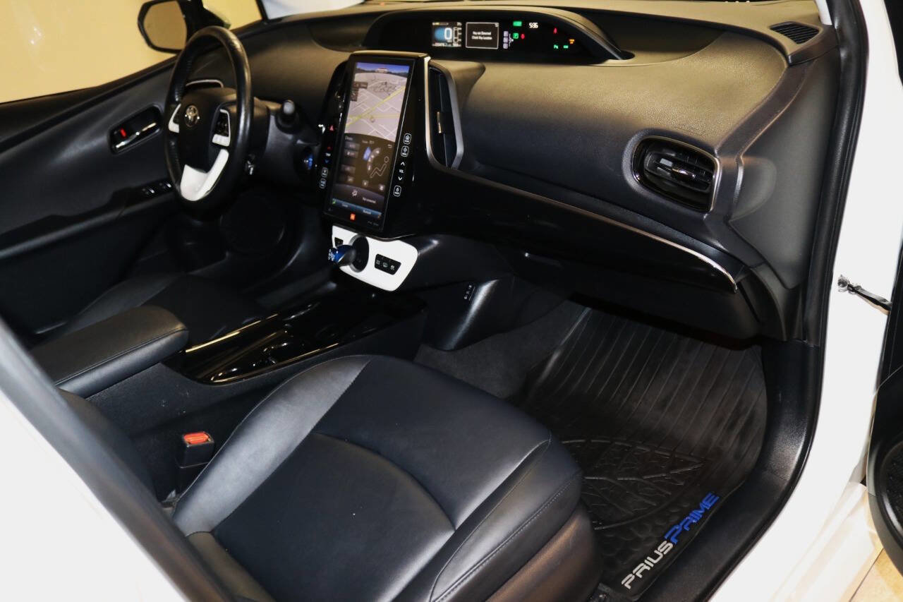 Used 2017 Toyota Prius Prime Advanced image 71