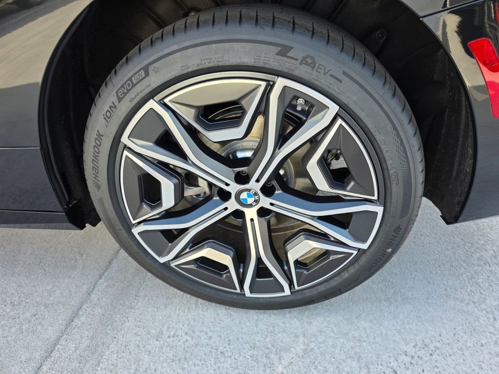 New 2026 BMW iX xDrive60 image 6