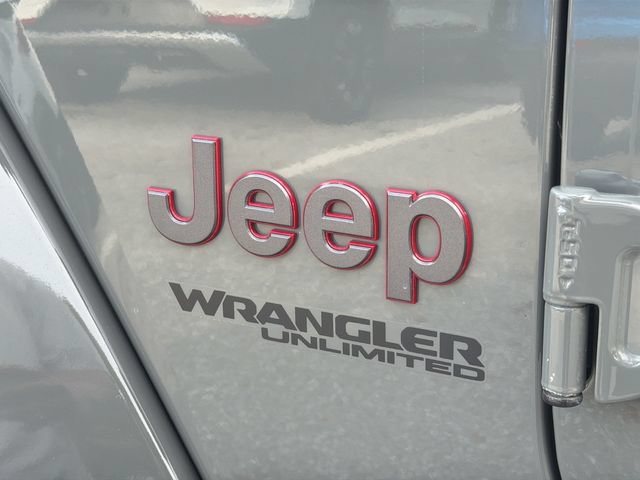 Used 2021 Jeep Wrangler Unlimited Rubicon w/ Cold Weather Group AWD/4WD image 9