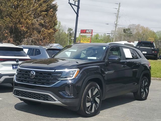 Certified 2025 Volkswagen Atlas Cross Sport SE w/ Panoramic Sunroof Package image 31